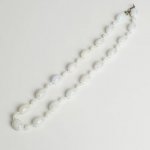 RB-nakuplevne Dětské plastové korále 1404-001 - 42 cm - bílá – Sleviste.cz