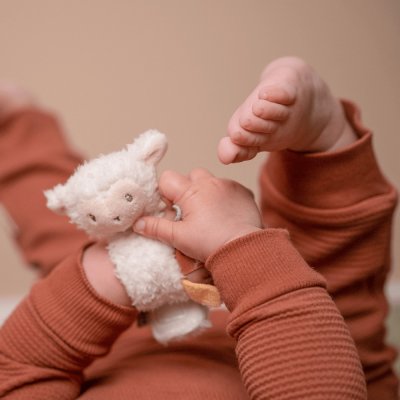 Little Dutch Chrastítko na ruku ovečka Farma – Zboží Dáma