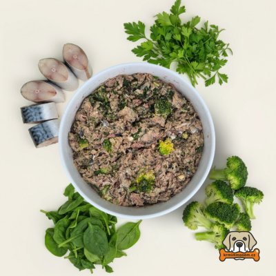 Krmimmasem.cz Makrela komplet se špenátem brokolici a petrželkou 1 kg – Sleviste.cz