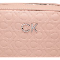 Calvin Klein kabelka Re-Lock Camera Bag Emb Mono K60K610199 Růžová