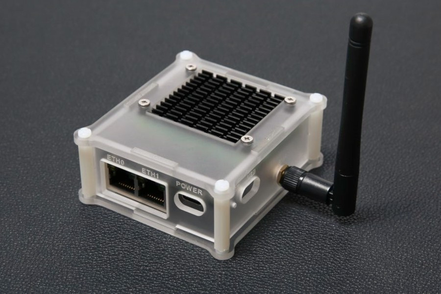 DFRobot Akrylové pouzdro s chladičem pro CM4 IoT Router Carrier Board Mini