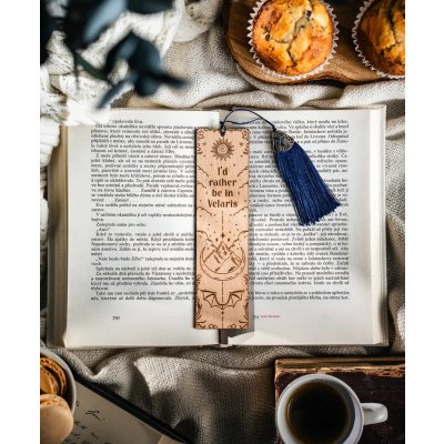 Dřevěná záložka: Dvůr trnů a růží (ACOTAR) - buk – Zboží Dáma