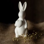 Storefactory Velikonoční dekorace OLIVIA 16 cm, bílá barva, keramika – Hledejceny.cz