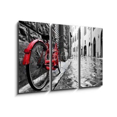 Obraz 3D třídílný - 105 x 70 cm - Retro vintage red bike on cobblestone street in the old town. Color in black and white Retro vinobraní červené kolo na dlážděné ulici v – Zbozi.Blesk.cz