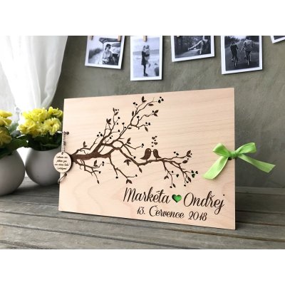 Black M Design – Black M Design DŘEVĚNÁ SVATEBNÍ KNIHA HOSTŮ - PTÁČCI Barva vnitřního papíru: ČERNÁ, Barva lístečků: Modrá – Zboží Dáma Black M Design – Black M Design DŘEVĚNÁ SVATEBNÍ KNIHA HOSTŮ - PTÁČCI Barva vnitřního papíru: ČERNÁ, Barva lístečků: Modrá – Zboží Dáma