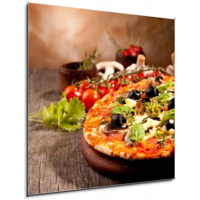 Skleněný obraz 1D - 50 x 50 cm - Delicious fresh pizza served on wooden table Chutná čerstvá pizza podávaná na dřevěném stole