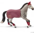 Schleich 42456 Klisna trakénského koně jezdecký turnaj