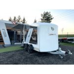 Debon C500 s bočním výklopem bílý – uzavřený skříňový přívěs