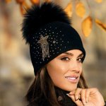 Krumlovanka dámská čepice s bambulí W-0046/018 černá – Hledejceny.cz