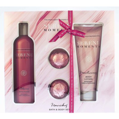 The Indulgent Bathing Co. Serene Moments Nourishing Bath & Body Set dárková sada pěna do koupele 300 ml + tělové mléko 200 ml + bomba do koupele 2 x 30 g – Zbozi.Blesk.cz