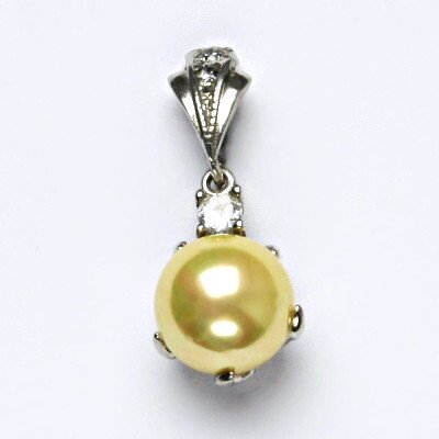 Čištín Stříbrný přívěšek s um. perlou, žlutá perla se skutečným perleťovým leskem P 1190/1