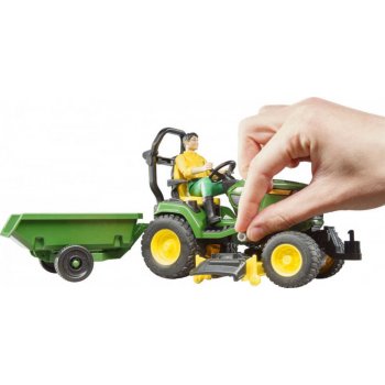 Bruder 62104 BWORLD Zahradní traktor John Deere X949 s figurkou a příslušenstvím