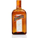 Cointreau 40% 1 l (holá láhev) – Hledejceny.cz