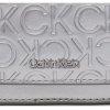 Kabelka Calvin Klein kabelka Ck Must Mini Bag Emb K60K611384 Stříbrná