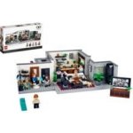 LEGO® Creator 10291 Queer tým byt „Úžo Pětky“ – Zboží Živě