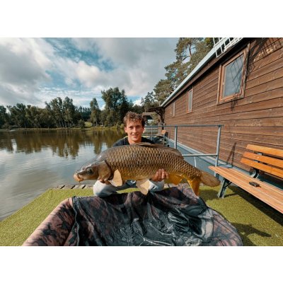 Pobyt na hausbótu s rybařením – Zboží Dáma