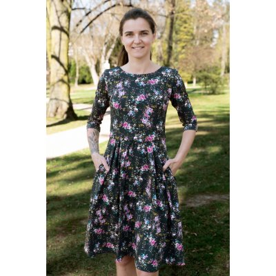 Jsem máma kojicí šaty Tmavě modré s květy – Zboží Dáma