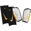 Fotbal - chrániče Nike Mercurial Lite bílá/černá/zlatá