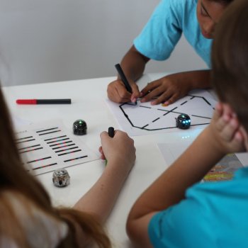 OZOBOT EVO programovatelný robot bílý