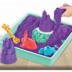 Spin Master Kinetic sand Fialový 450g tekutý písek s podložkou a nástroji – Sleviste.cz