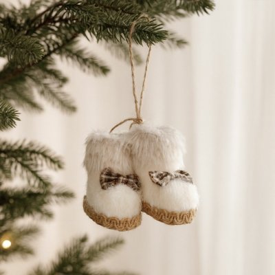 HOMLA Závěsná dekorace boty Separee – Zboží Dáma