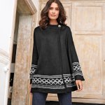 Široký svetr se žakárovým vzorem a zapínáním na knoflík černá – Sleviste.cz