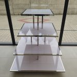 Stříbrný čtyřpatrový na kolečkách – Hledejceny.cz