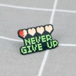 Pinarna Poslední půlsrdíčko Never give up / Nikdy se nevzdávej – Hledejceny.cz