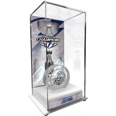 Fanatics Skleněný puk Tampa Bay Lightning 2021 Stanley Cup Champions Crystal Puck Filled with Ice from the 2021 Stanley Cup Final in Deluxe Display Case