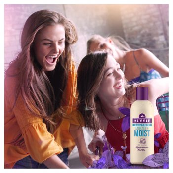 Aussie Miracle Moist kondicionér pro suché a poškozené vlasy With Australian Macadamia Nut Oil 75 ml