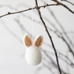 Storefactory Závěsná velikonoční dekorace Hedvig Brown 8 cm, hnědá barva – Hledejceny.cz