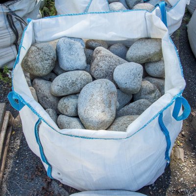 Okrasné kameny Žulové valouny Vyberte si balení: Big Bag 1000 kg, Vyberte si velikostní frakci: 10 - 20 cm – HobbyKompas.cz