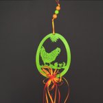 AMADEA Dřevěný velikonoční závěs slepice, délka 50 cm – Zboží Mobilmania