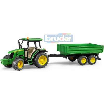 Bruder Traktor John Deere 5115M s přívěsem 1:16 – Sleviste.cz