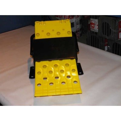 Zakládací klín pod kola žlutý komplet s držákem SERTPLAS 5502AB, , , – Sleviste.cz