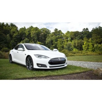 Stips.cz Projeďte se v limuzíně s duší supersportu: Jízda v Tesla Model S