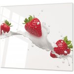 Glasdekor Ochranná deska červené jahody ve mléce - Lepení na zeď: S lepením na zeď – Zbozi.Blesk.cz