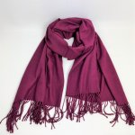 Granátově červená kašmírová šála – Sleviste.cz