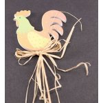 Dřevěná velikonoční slepička na špejli s lýkem 6 cm x 6 cm CEZ2451 – Hledejceny.cz