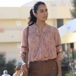 Halenka na knoflíčky s potiskem hnědošedá/broskvová – Sleviste.cz