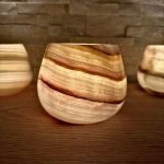 Svícen z přírodního kamene kónický L průměr 12,5 cm Varianta: Výrazný vzor – Hledejceny.cz