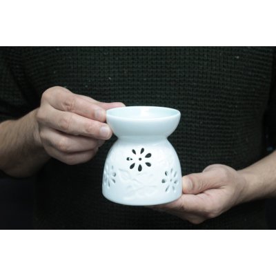 Aromalampa – Květiny s petrolejovou miskou – Hledejceny.cz