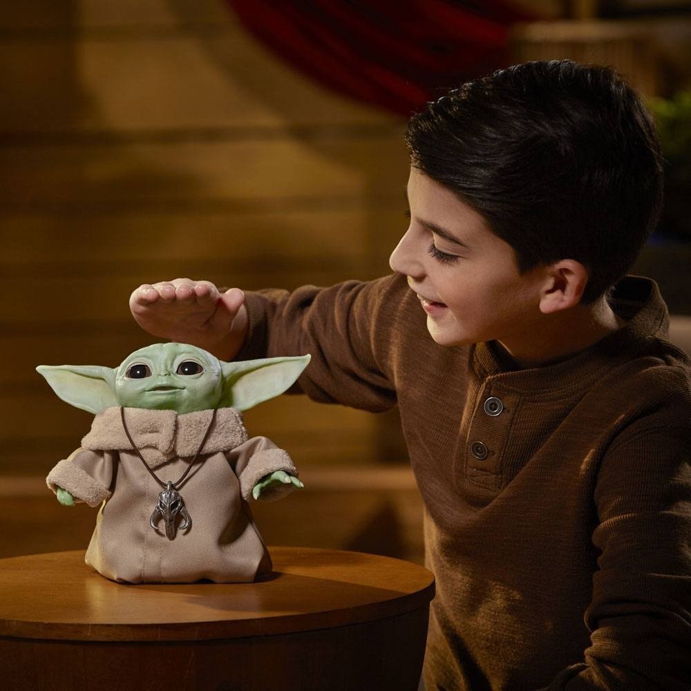 Hasbro Star Wars The Mandalorian Elektronická The Child Baby Yoda  Animatronic Edition 25 cm | Srovnanicen.cz