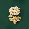 Brož Éternelle Luxusní perlová brož se zirkony Fernanda B7322-NP0097-G Zlatá Bílá