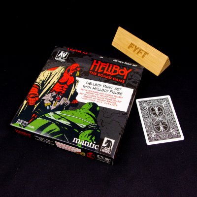 Hellboy - Paint set + Figurka (Vallejo) - barvířský set na modelářství