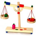 Small Foot Dřevěná páková váha – Zboží Dáma