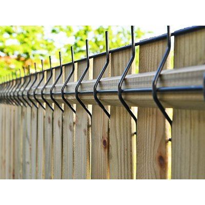 Dřevěná výplň do drátěných 3D plotů Betafence Výška: 153 cm – Zboží Mobilmania