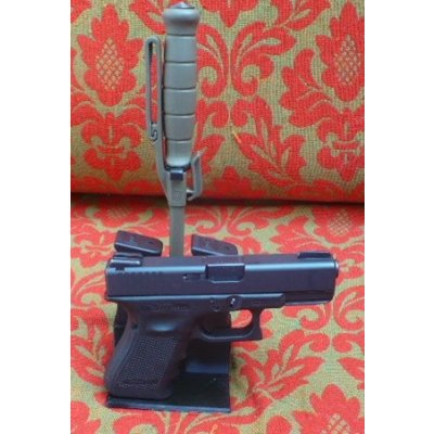 Stojánek do trezoru na Glock 19 + 2 zásobníky + nůž