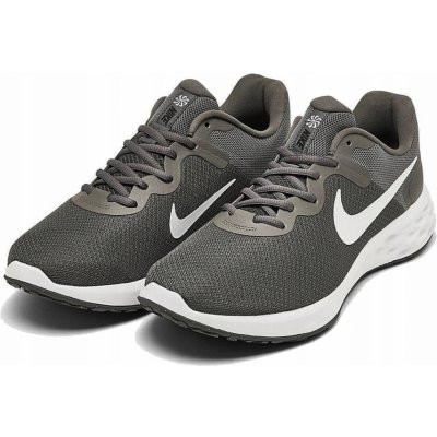 Nike Revolution 6