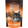 Pamlsek pro kočky Wild Freedom Snack Wild Bites Wide Country kuřecí bezobilné 3 x 80 g